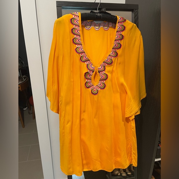 Trina Turk swimsuit coverup - Picture 4 of 7